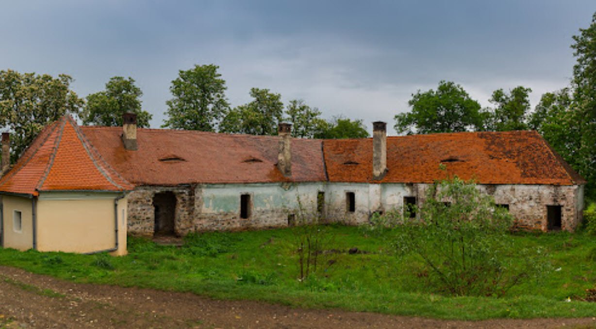 Castelul Guthman-Valenta, Olthévíz, Romania, Romania